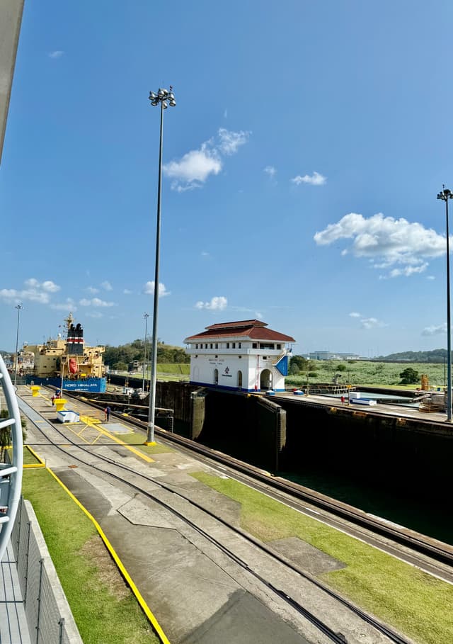 locks closing